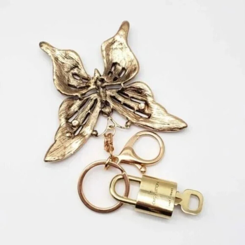 Louis Vuitton Gold Lock 🔒 Authentic LV Key + Unbranded Butterfly Bag Charm - Picture 3 of 7